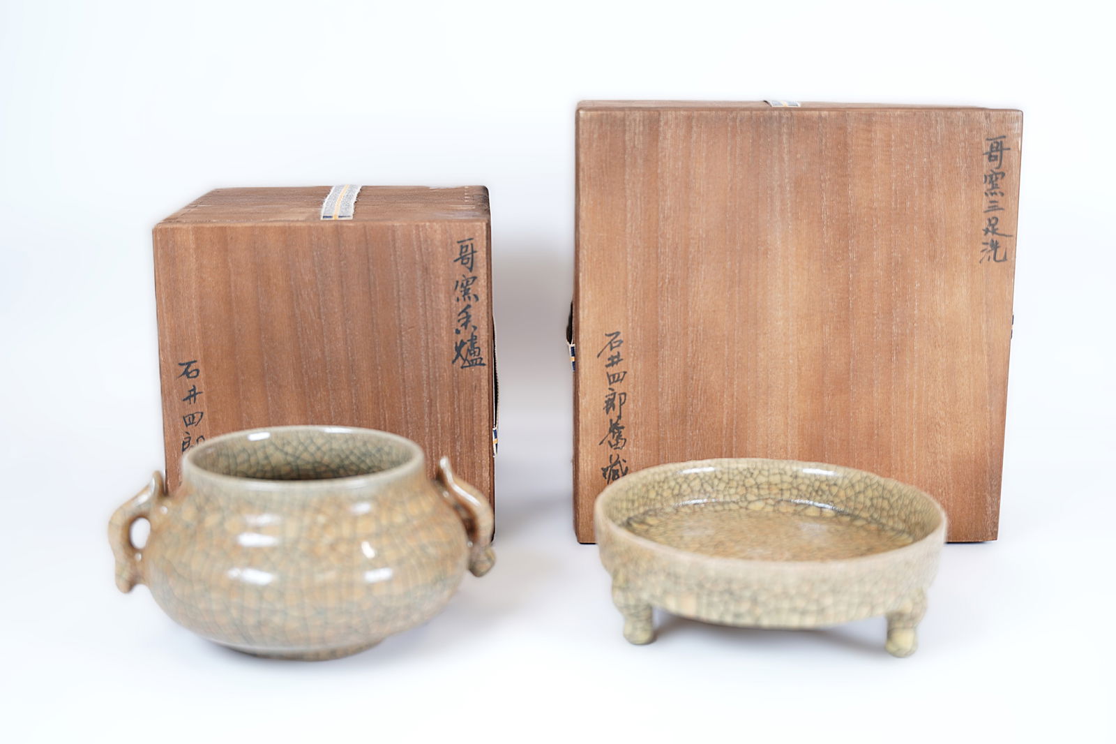 Lots Chinese crackled porcelains (1 of 7)