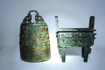 Lots Chinese bronze vessels