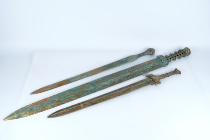 Lots Chinese bronze sword
