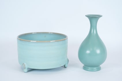 2 Chinese celadon porcelains