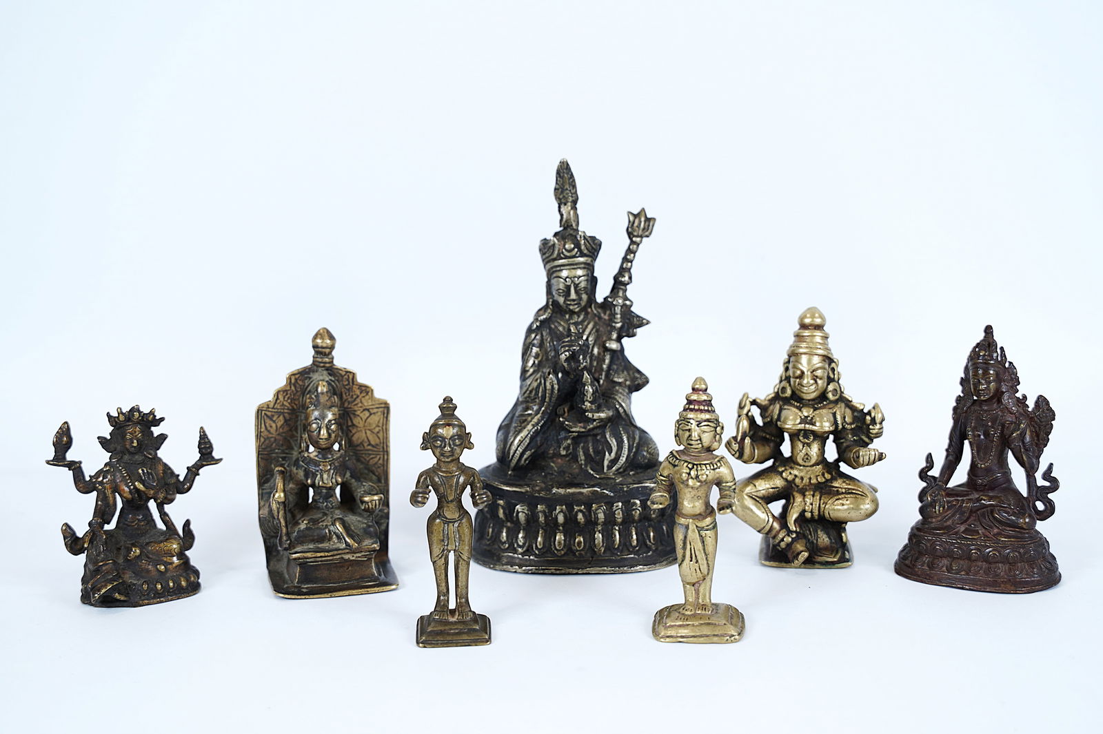 Lots Chinese copper buddha (1 of 8)