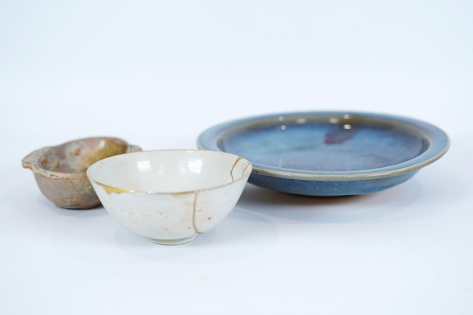 Lots Chinese fine items: Lots Chinese fine items, condition selling it as is. Largest H: 1.5" x W: 7."