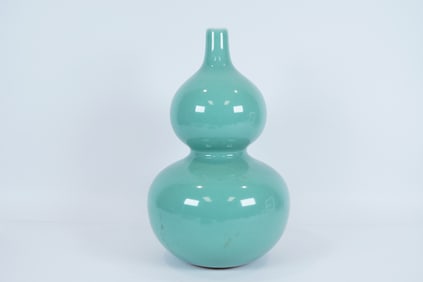 Chinese fine gourd vase