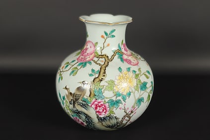 Chinese important fine vase