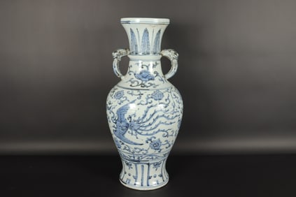Chinese antique b/w vase
