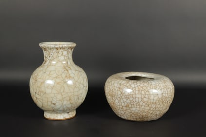 2 Chinese crackled items