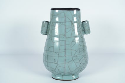 Chinese celadon fine vase