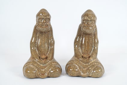 2 Chinese porcelain item