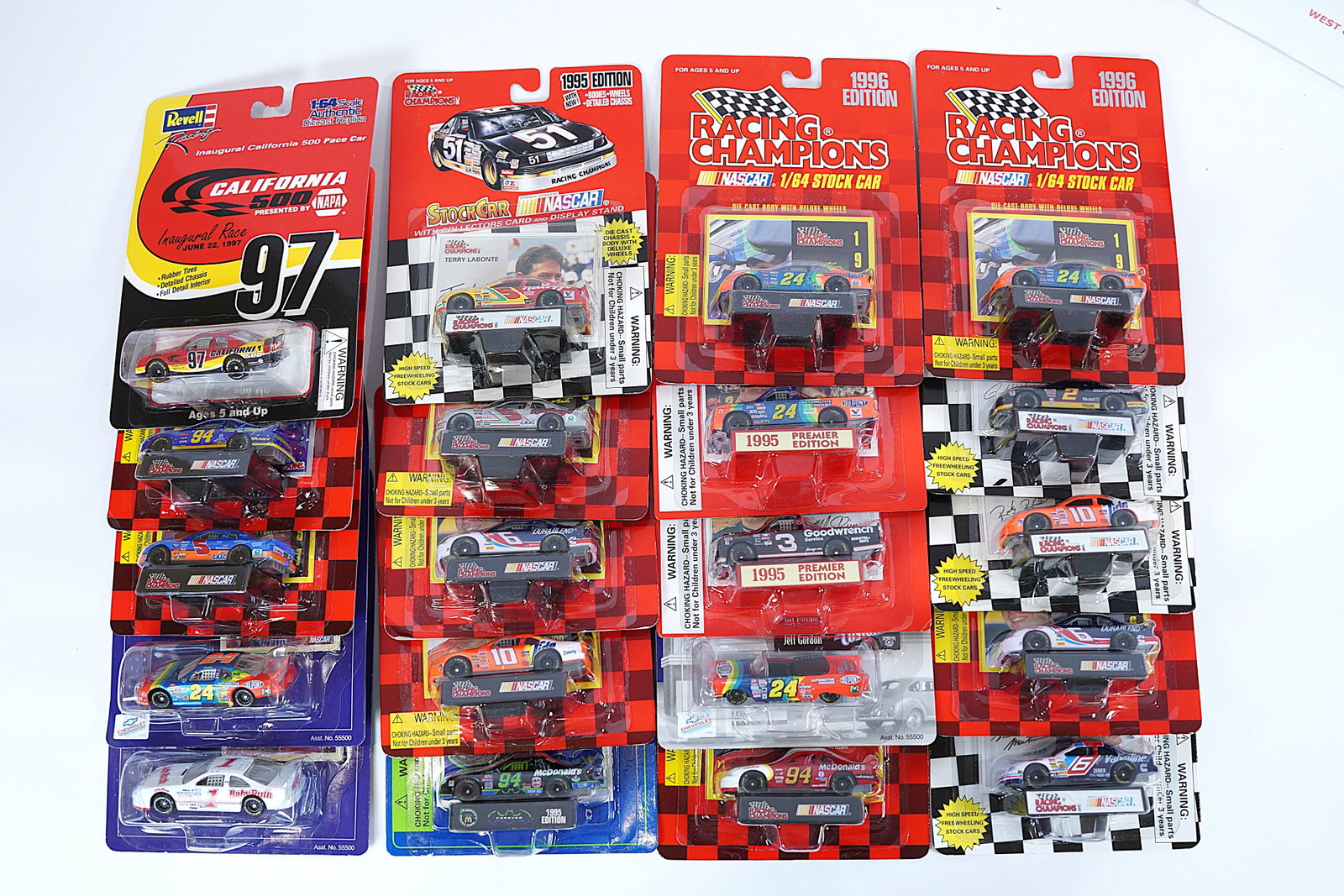 Lots Hot Wheels in box: Lots Hot Wheels in box.