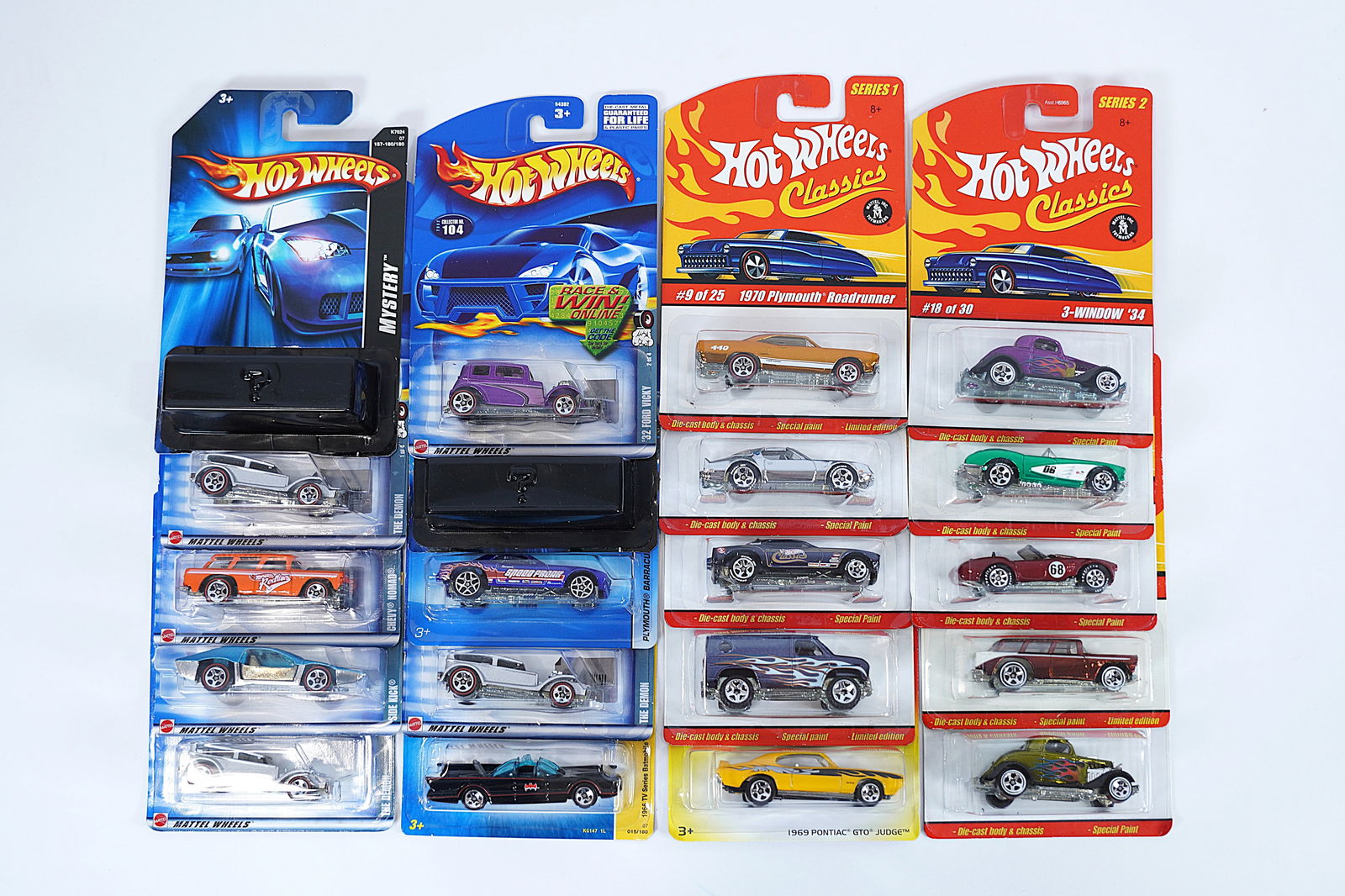 Lots Hot Wheels in box (1 of 7)