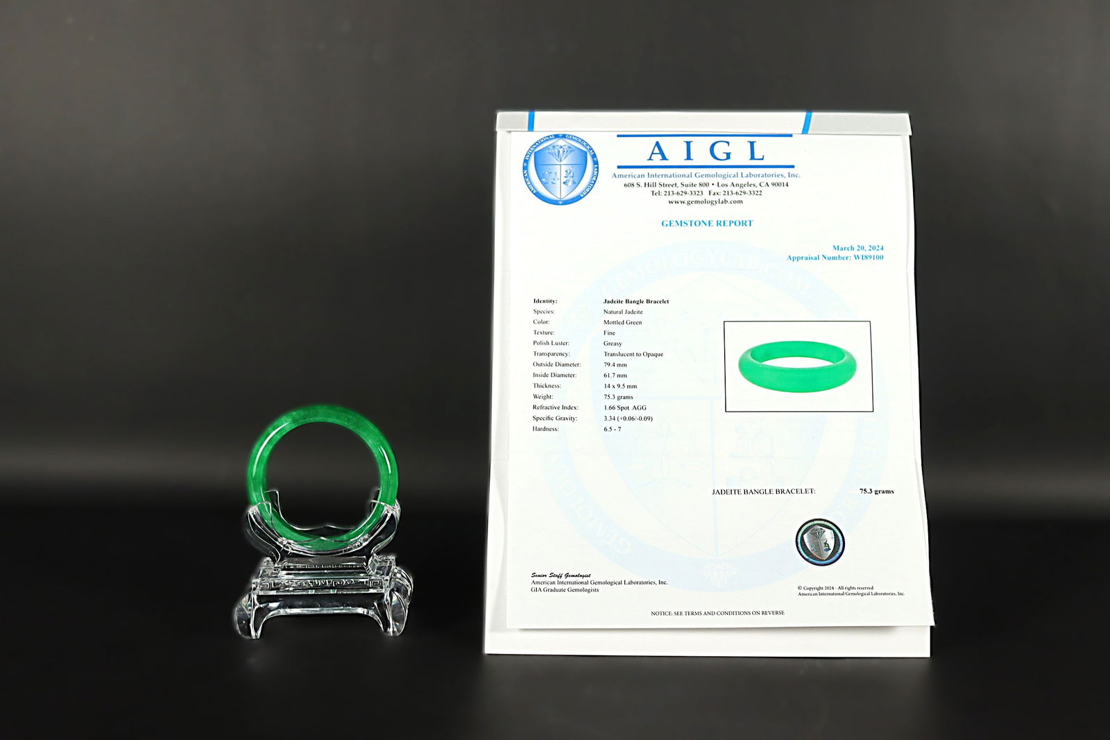 Chinese apple green bangle (1 of 6)