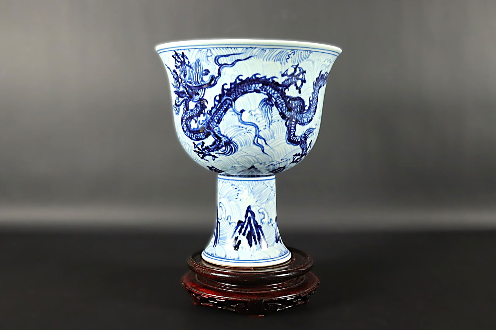 Chinese large stem cup (1 of 7)