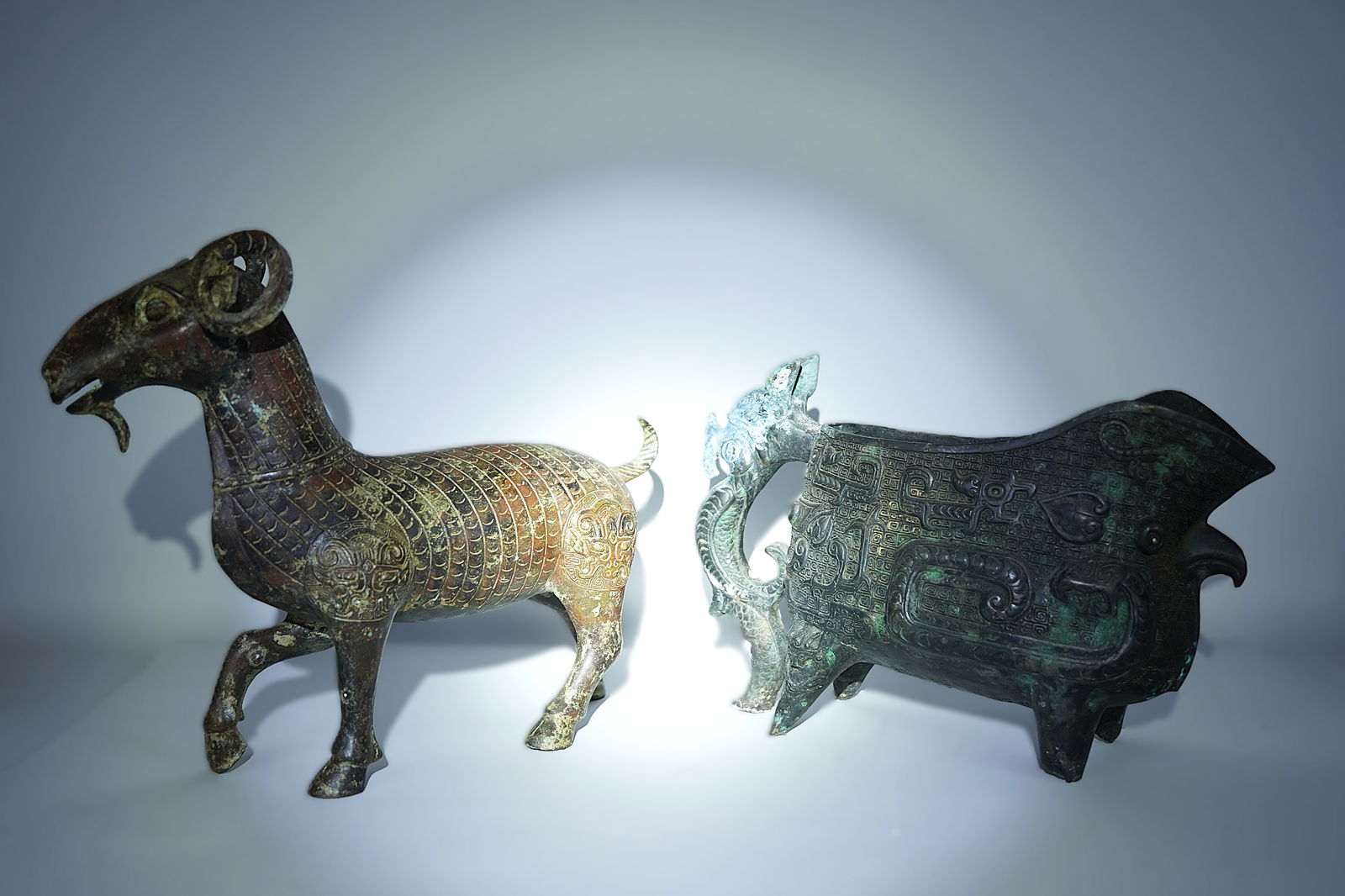 Lots Chinese bronze vessel (1 of 7)