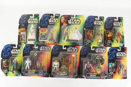 Lots Star Wars action figures in original box.