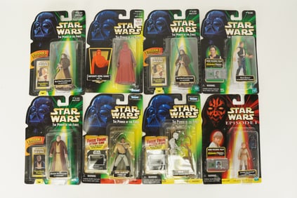 Lots Star Wars action figures in original box.