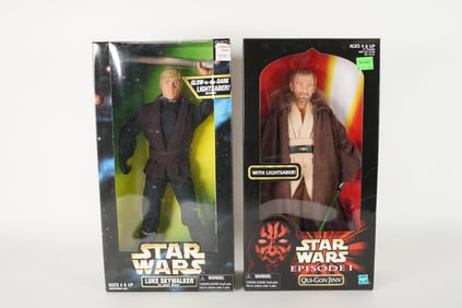 Lots Star Wars action figures in original box.
