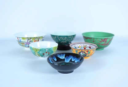 Lots Chinese fine bowls. Largest H: 2.5" x W: 6."