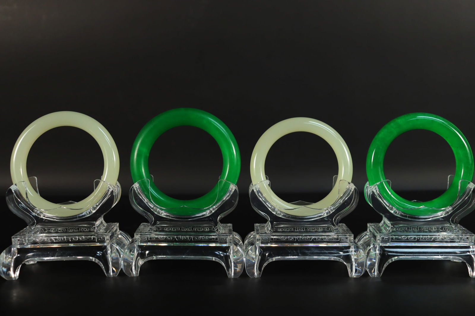 Lots Chinese fine bangles.: Lots Chinese fine bangles.