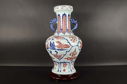 Chinese red blue vase. H: 14.9" x W: 8.5."