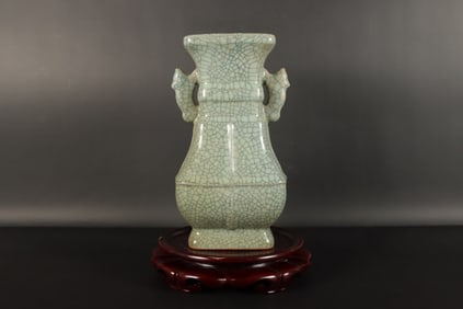 Chinese fine crackled vase. H: 9" x W: 4.8."