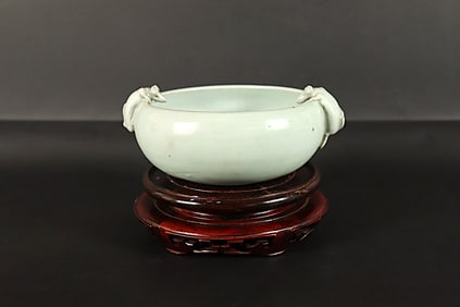 Chinese fine white washer. H: 2.1" x W: 5.3."