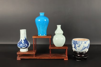 Lots Chinese fine porcelains, largest H: 4" x W: 2.5."
