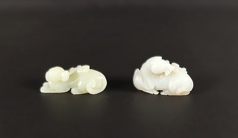 Lots Chinese fine carved jade.
