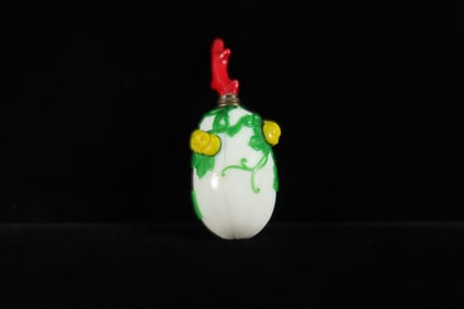 Chinese fine snuff bottle.