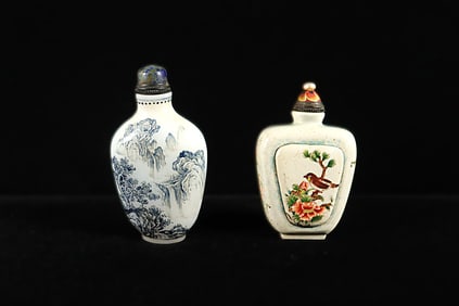 2 Chinese fine snuff bottle.