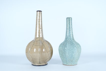 2 Chinese fine vase. Largest H: 10.5" x W: 5.5."