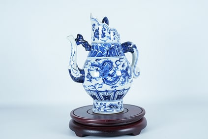 Chinese fine blue white dragon pot. H: 9.2" x W: 7."
