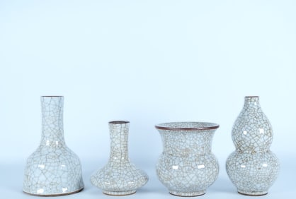 Lots Chinese fine crackled porcelains. Largest H: 6.5" x W: 4."