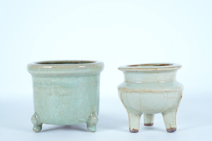 2 Chinese fine porcelains, largest H: 4.3" x W: 4."
