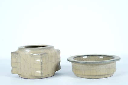2 Chinese fine crackled porcelains. Largest H: 3.8" x W: 4.3."