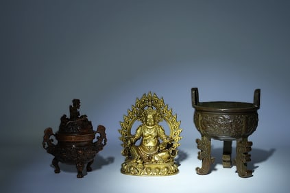 Lots Chinese items. Largest H: 3.8" x W: 4.8."