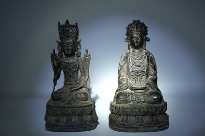 Lots Chinese bronze carved buddha. Largest H: 9.3" x W: 5.3."