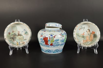 Lots Chinese fine porcelains. Largest H: 5.3" x W: 5.5."