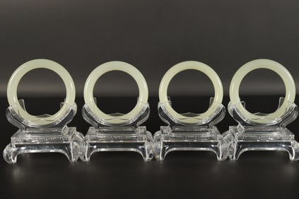 Lots Chinese fine bangles.