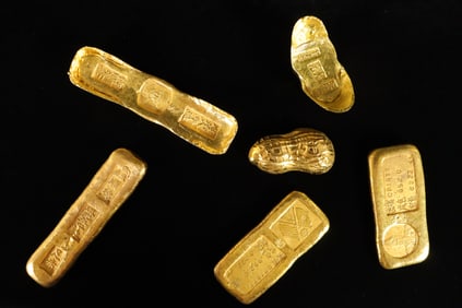 Lots Chinese fine ingots, condition selling it as is. Ungraded or authenticated.