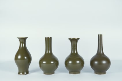 Lots Chinese fine vase. H: 7.5" x W: 3.5."