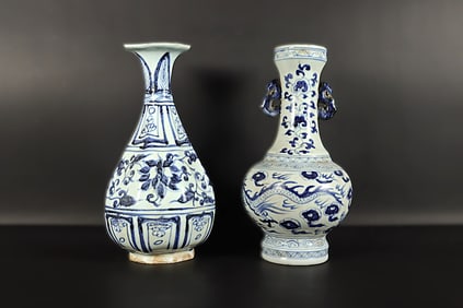 Lots Chinese b/w vase. Largest H: 10.5" x W: 5."