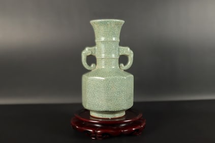 Chinese fine crackled vase. H: 9" x W: 5."