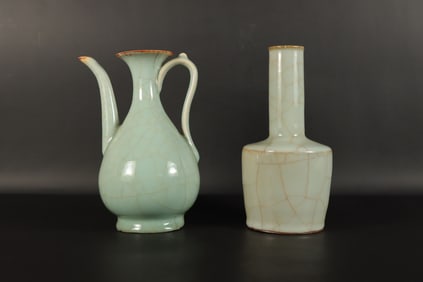 2 Chinese fine crackled vase. Largest H: 7.82 Chinese fine bowls. Largest H: 7.8" x W: 4."