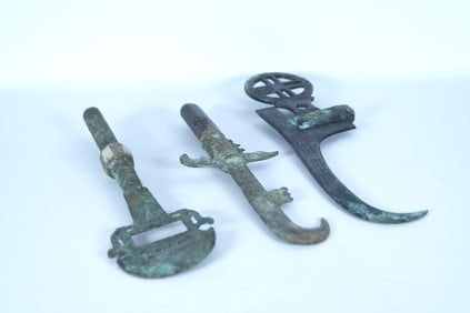 Lots Chinese fine bronze tools. Largest H: 14" x W: 3.8."