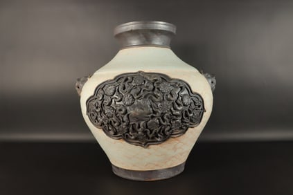 Chinese large fine jar. H: 14.5" x W: 13."