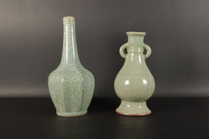2 Chinese fine crackled vase. Largest H: 9" x W: 4.6."