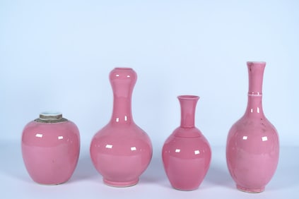 Lots Chinese pink vase. Largest H: 8.5" x W: 4.7."