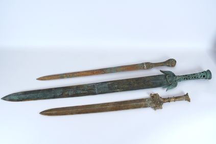 Lots Chinese fine bronze sword. Longest L: 37.5" x W: 4.5."