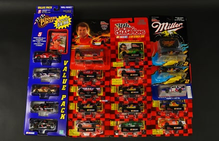 Lots vintage toy cars