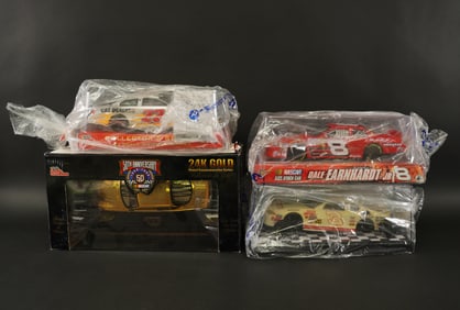 Lots vintage toy cars